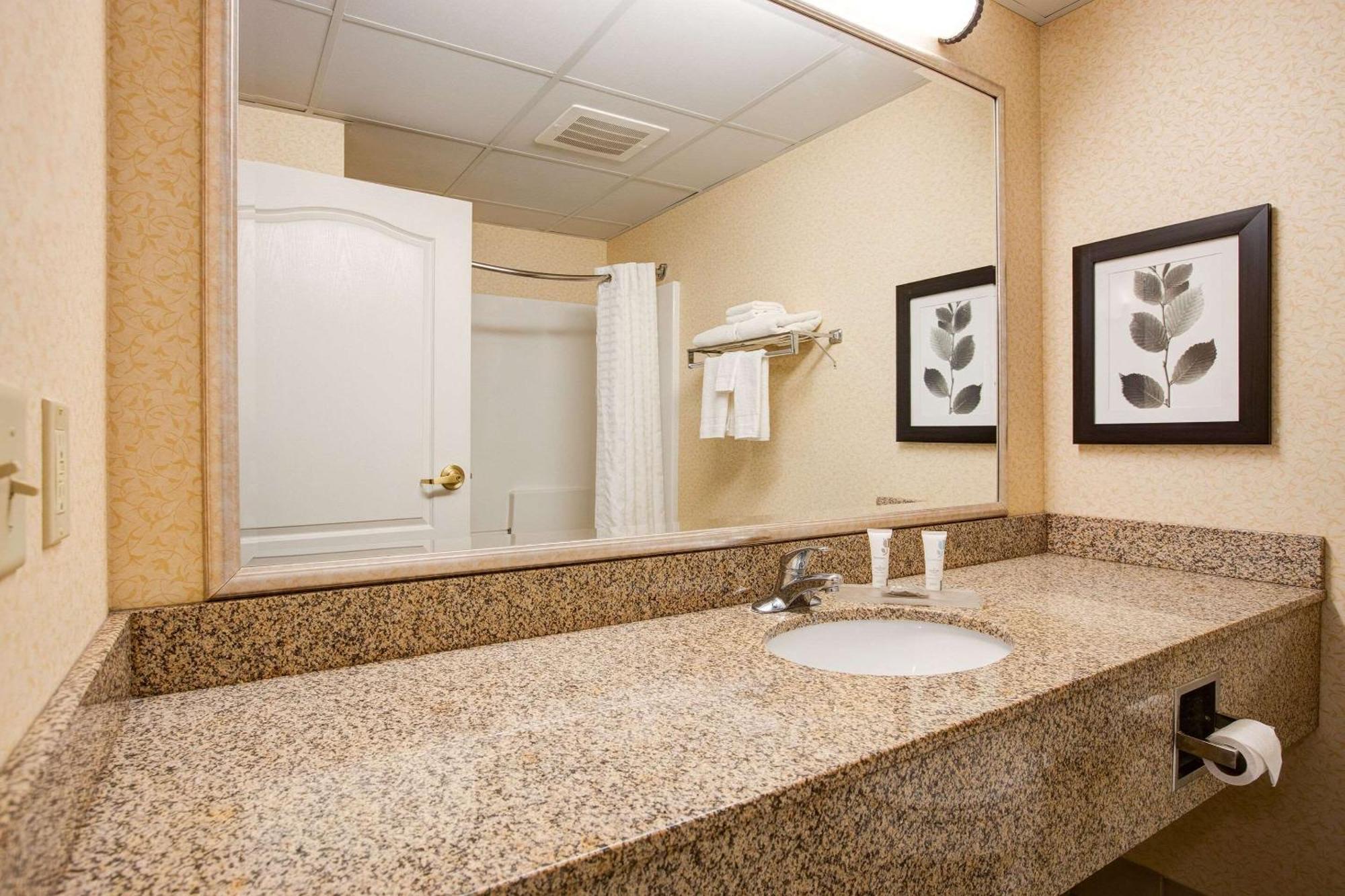 Comfort Inn & Suites St Paul Northeast Vadnais Heights المظهر الخارجي الصورة